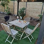 Bed & Breakfast Rasoa 4*