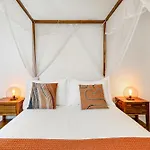 Rasoa Bed & Breakfast 4*