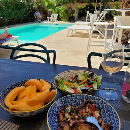 Bed & Breakfast Rasoa 4*