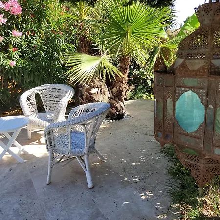 Bed & Breakfast Rasoa 4*