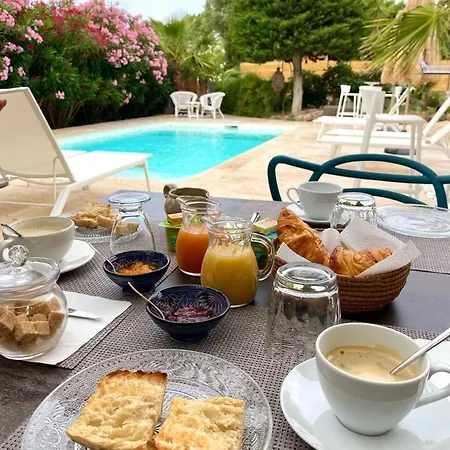 Rasoa Bed & Breakfast 4*